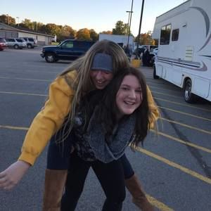 Meet your Posher, Layne